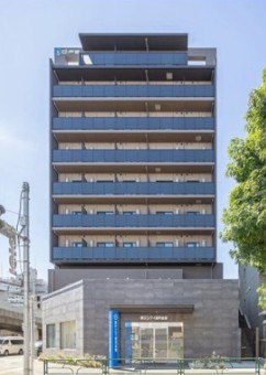 建物外観　鉄筋コンクリート造のがっちりとした建物。