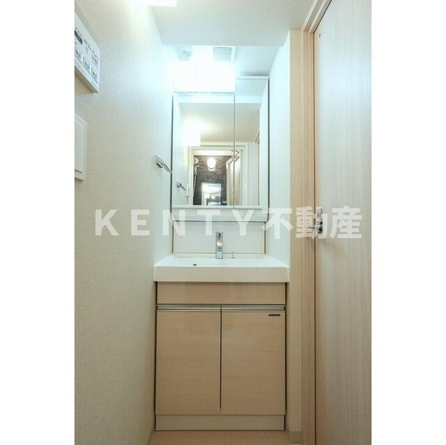 洗面設備　コンパクトで使いやすい洗面所