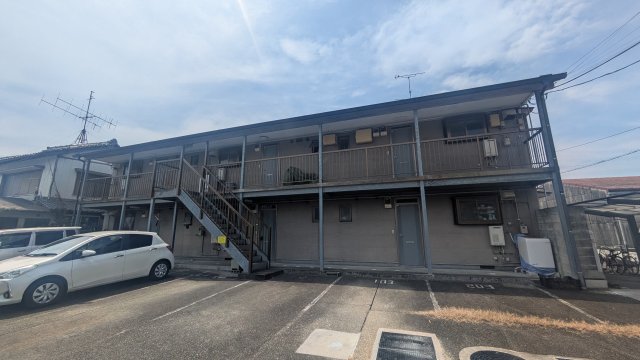 建物外観　現況が相違する場合は現況を優先致します。