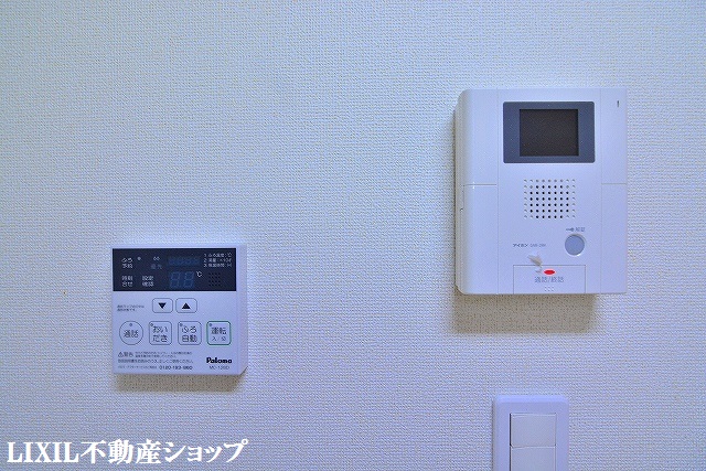 セキュリティ　来訪者の確認が出来るモニター付インターホンです。