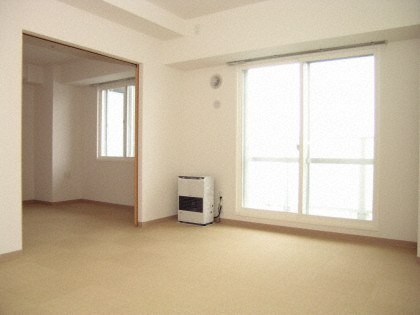 ティアラタワー中島倶楽部の居間写真