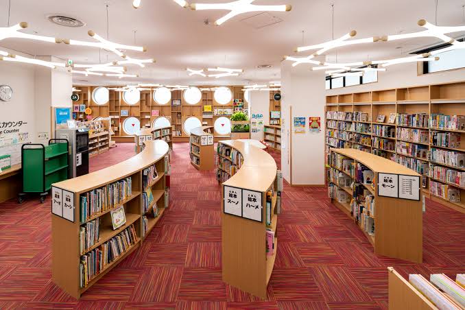 図書館　新宿区立下落合図書館（図書館）まで936m