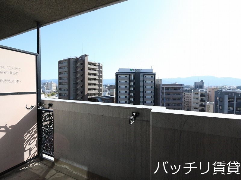 バルコニー　別号室写真の為、現況を優先いたします。