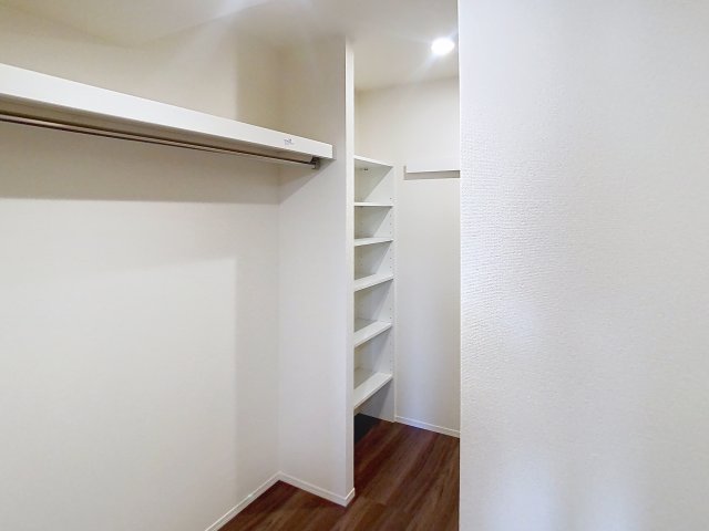 収納　掲載写真は同型モデルを掲載しており実際のお部屋と仕様等が異な