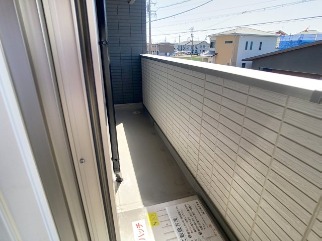 バルコニー　掲載写真は同型モデルを掲載しており実際のお部屋と仕様等が異な