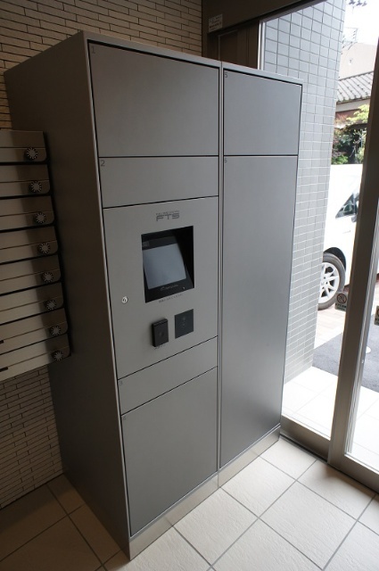 エントランス　宅配ボックス