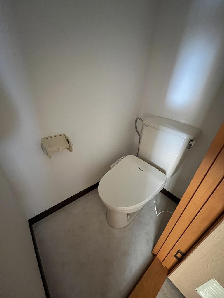 リバーサイド押入Cのトイレ写真
