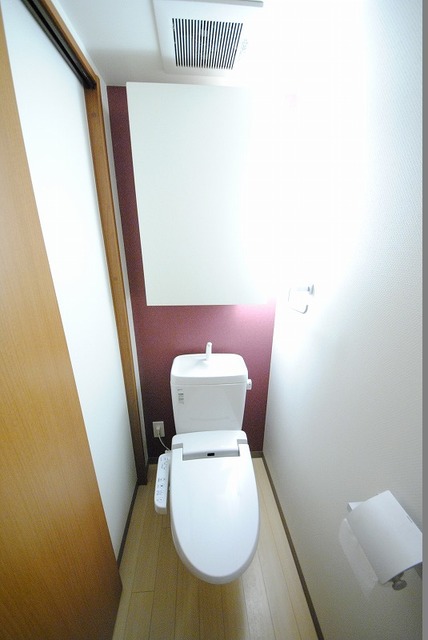 トイレ　写真は３０１号室