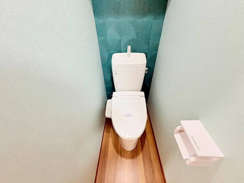 鹿児島市電唐湊線 高見橋駅 徒歩8分 5階建 築42年のトイレ写真