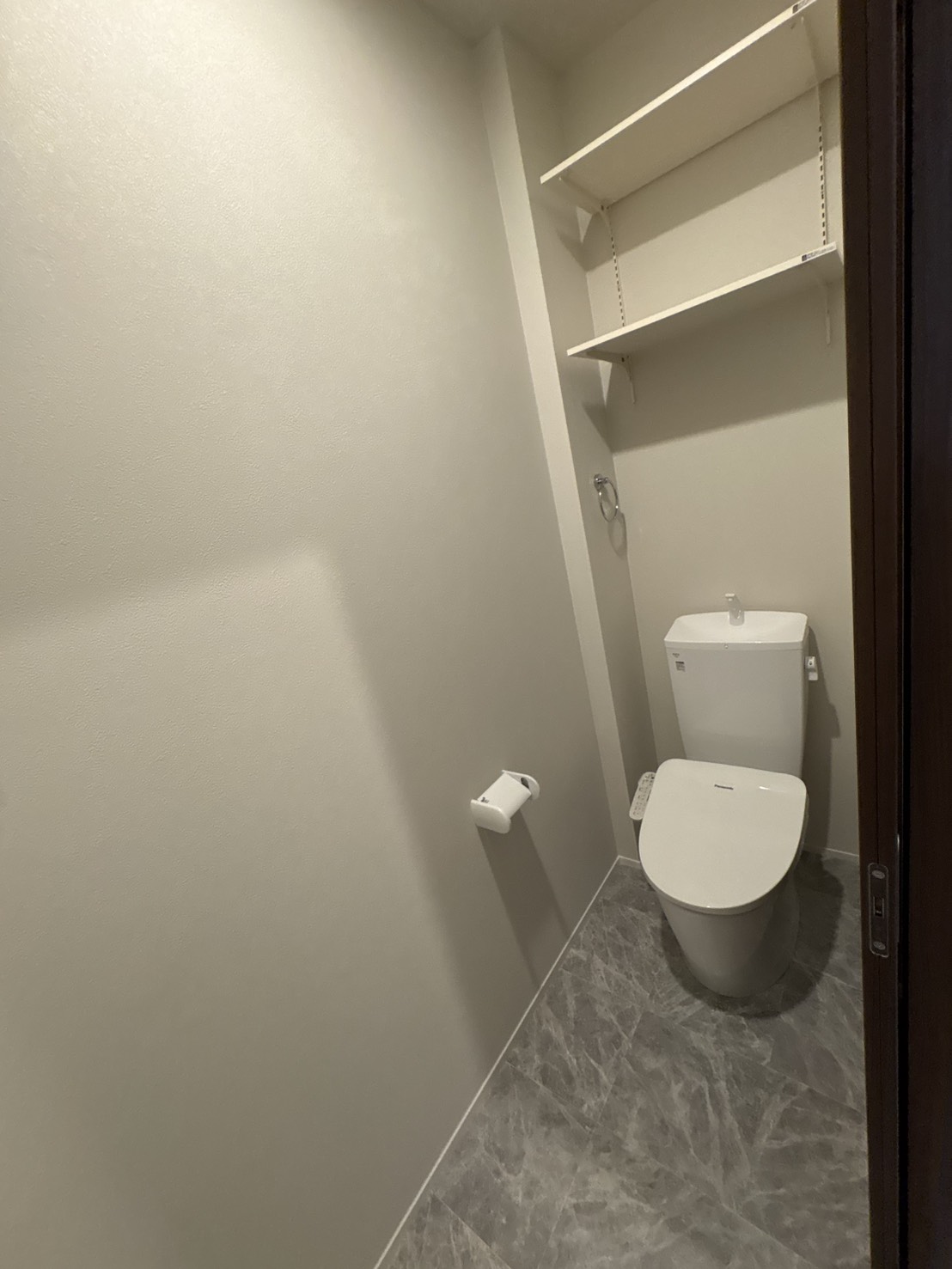 千束新築マンションのトイレ写真