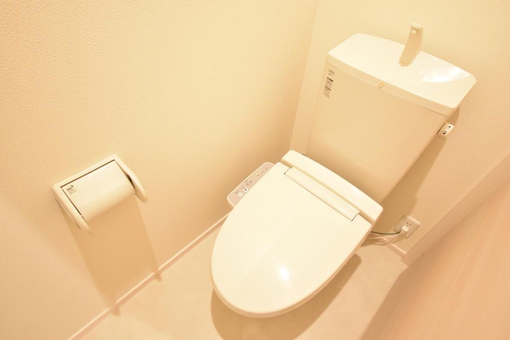 小田急線 町田駅 徒歩15分 2階建 築12年のトイレ写真
