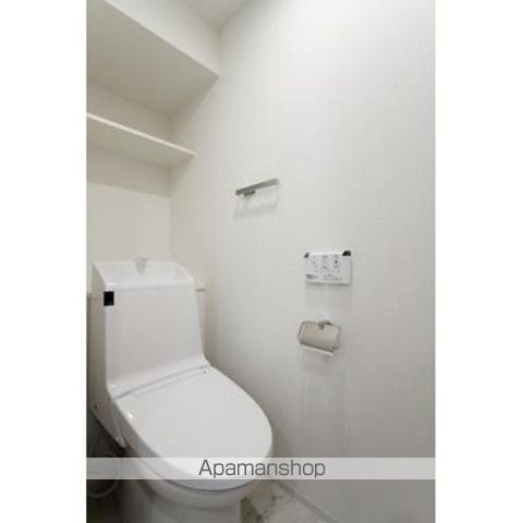 都営三田線 白金高輪駅 徒歩8分 15階建 築10年のトイレ写真