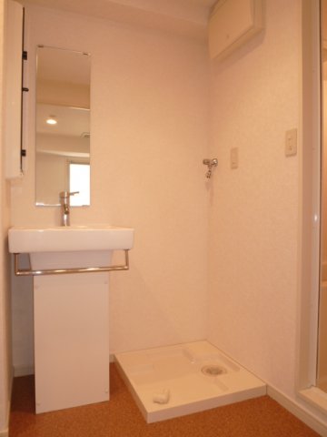 洗面設備　忙しい朝には欠かせない洗面所です※別号室の写真です
