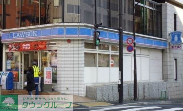 コンビニ　ローソン赤坂氷川公園前店（コンビニ）まで262m