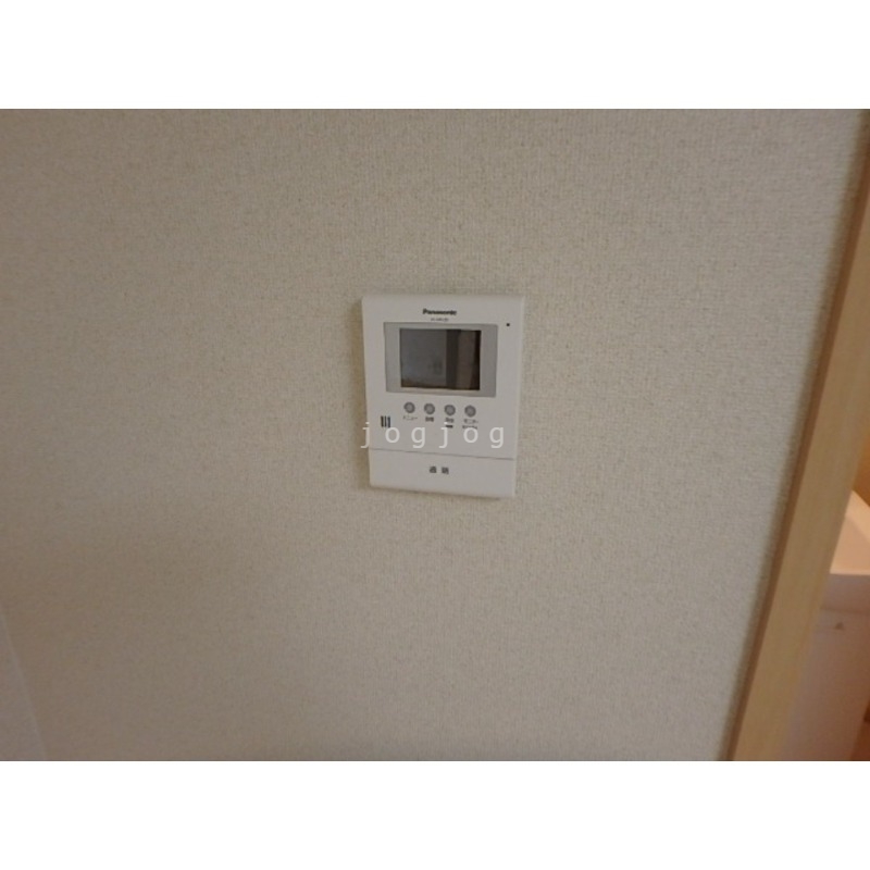 セキュリティ　モニター付きインターホンで来客確認も安心です！