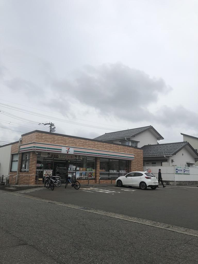 コンビニ　セブンイレブン加賀山代温泉入口店（コンビニ）まで355m