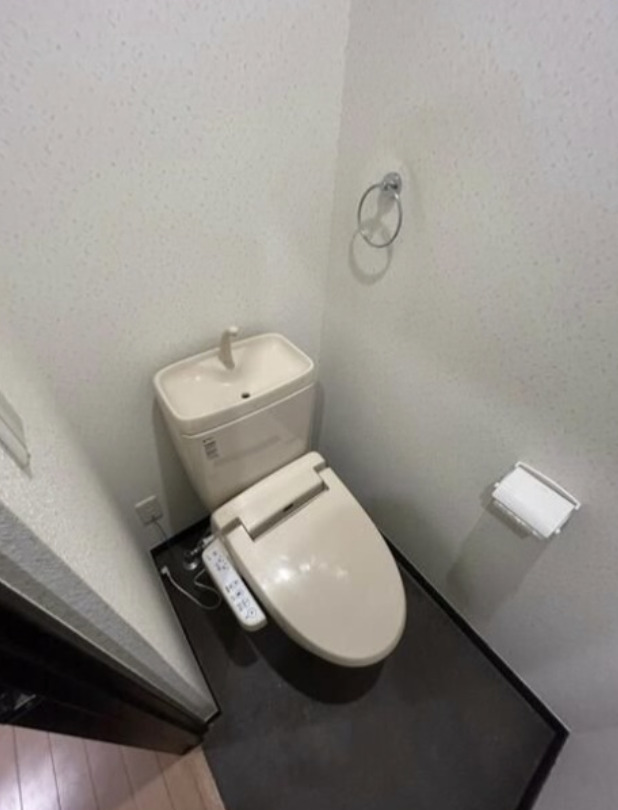 東京メトロ東西線 落合駅 徒歩2分 2階建 築15年のトイレ写真
