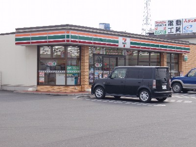 コンビニ　セブンイレブン玉村角渕店（コンビニ）まで709m