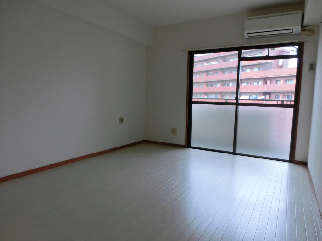 居室・リビング　※写真は別のお部屋のものです。現況を優先させて頂きます。