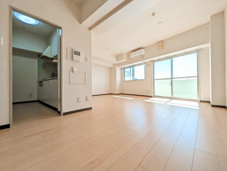 居室・リビング　眺望も良く、開放感抜群19帖のLDK