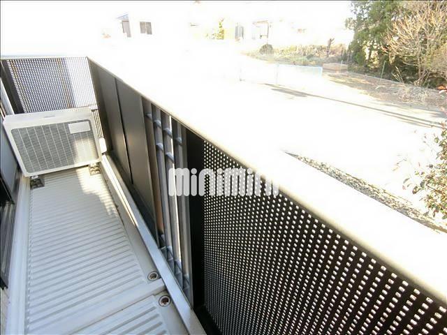 バルコニー　晴れた日には外物干しが出来ます。