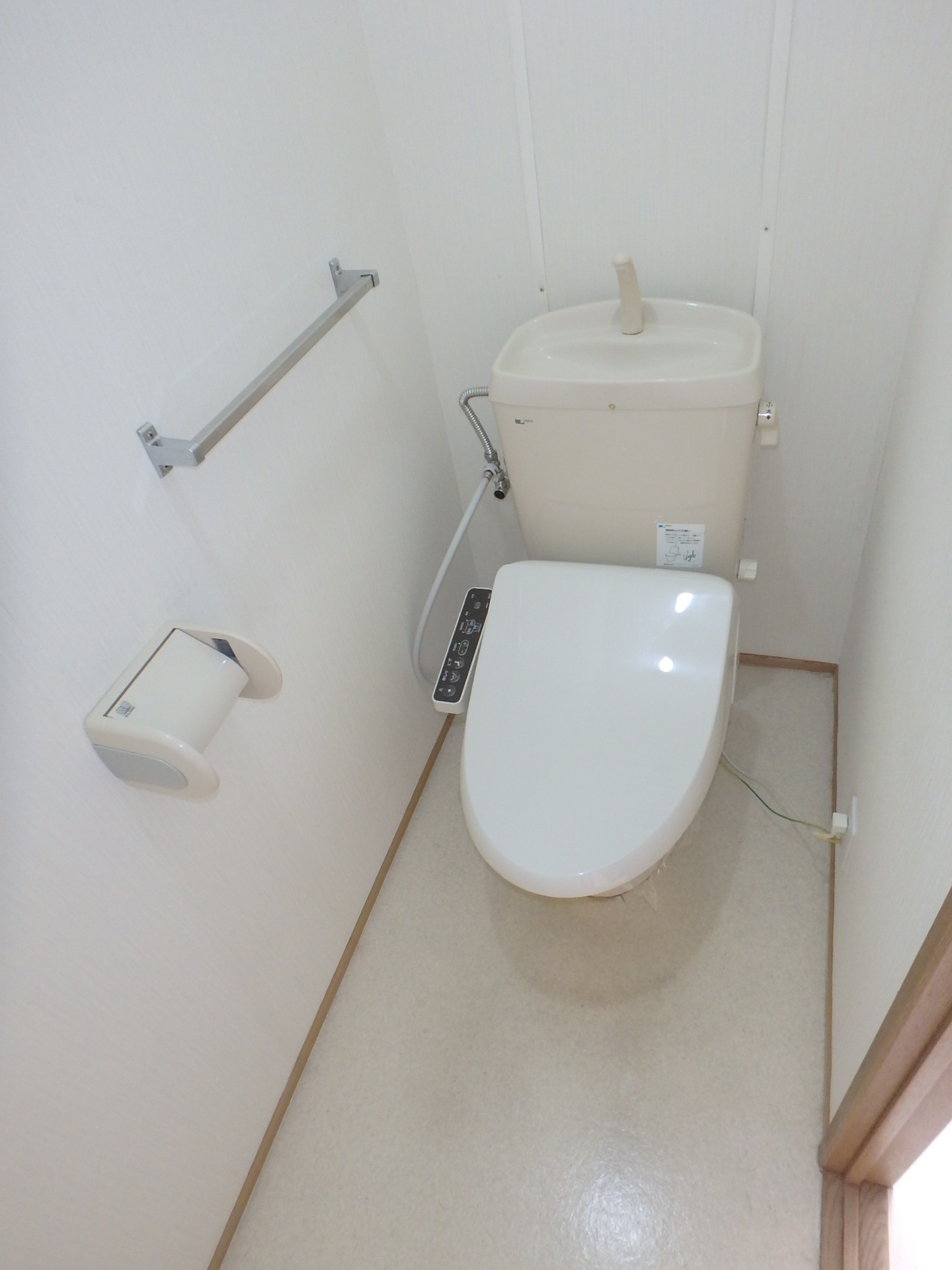 東武宇都宮線 西川田駅 2階建 築30年のトイレ写真
