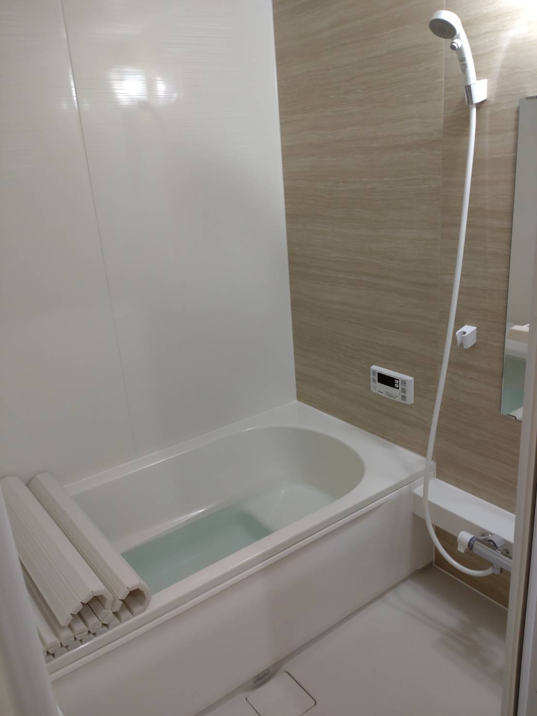 バス・シャワールーム　嬉しい追い焚き機能付き♪
