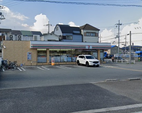 コンビニ　セブンイレブン（コンビニ）まで187m