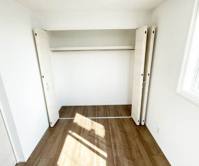 収納　★ハンガーラック付き、上部収納も有り★