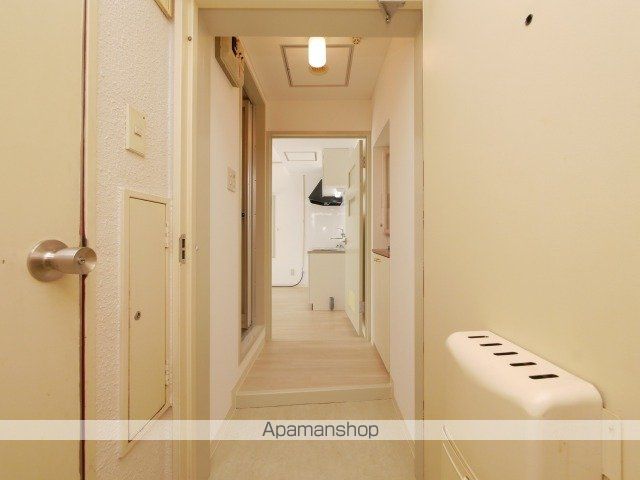 地下鉄東西線 白石駅 徒歩1分 5階建 築42年の玄関写真