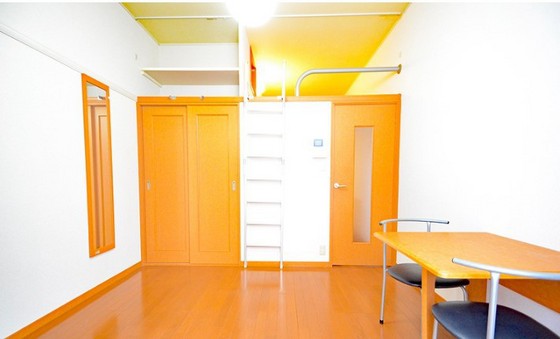 居室・リビング　※別号室の写真です