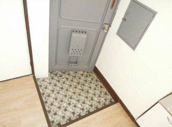 玄関　※写真は別部屋です