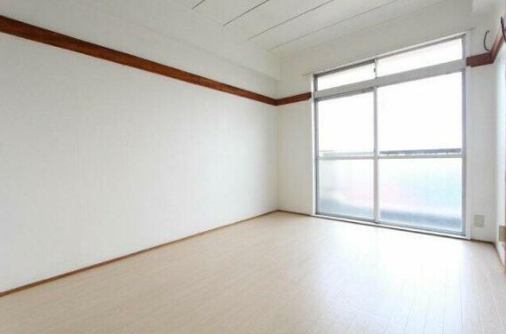 居室・リビング　※写真は別部屋です