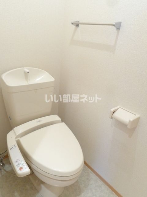 【ディアコート・サヤ　B棟のトイレ】