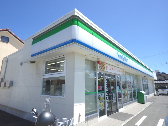 コンビニ　ファミリーマート 静岡大谷店（コンビニ）まで744m