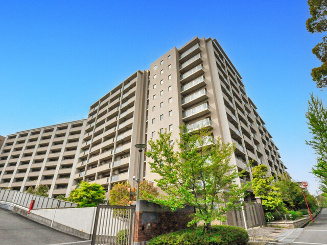 グランドメゾン千里中央東丘III番館の建物外観