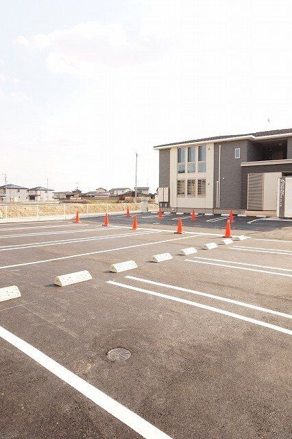 【高松市上林町のアパートのエントランス】