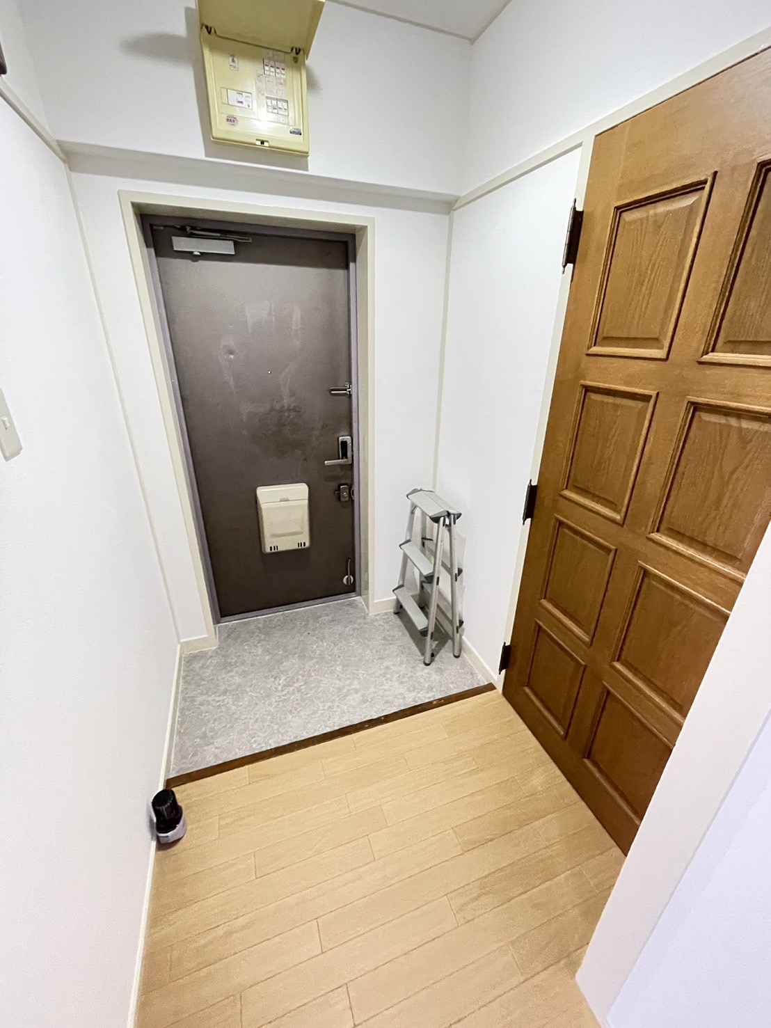 塩屋住宅3号棟の玄関写真