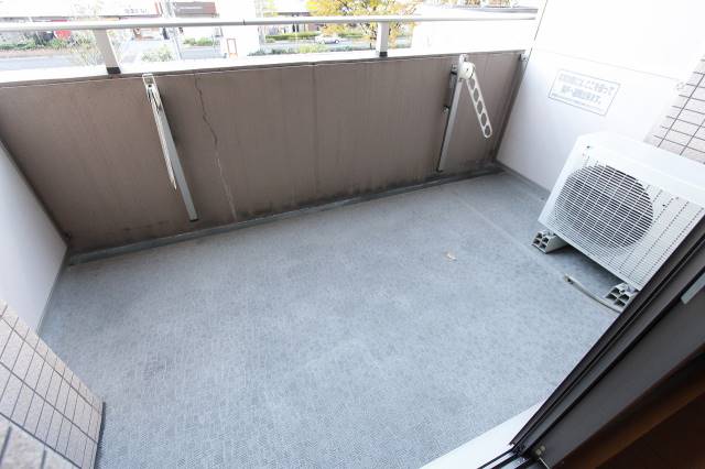 バルコニー　３２５号室撮影。