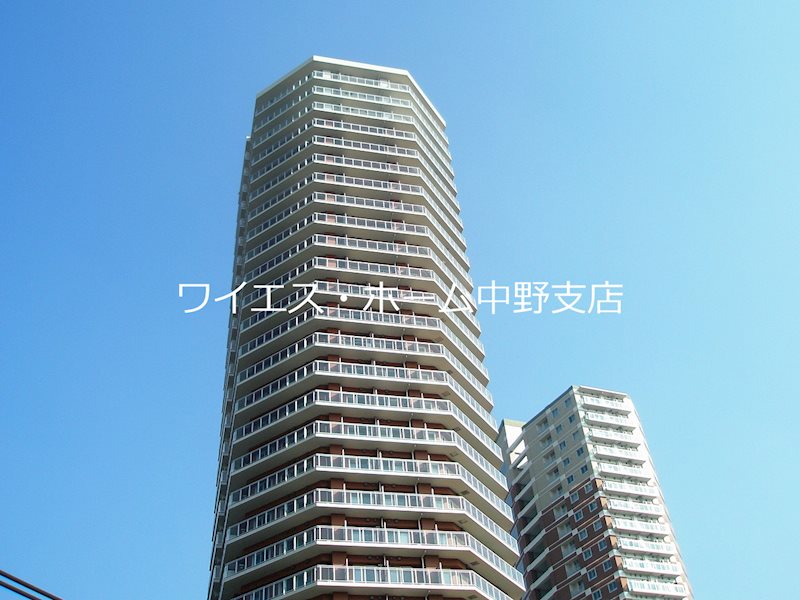 【中野区東中野のマンションの建物外観】