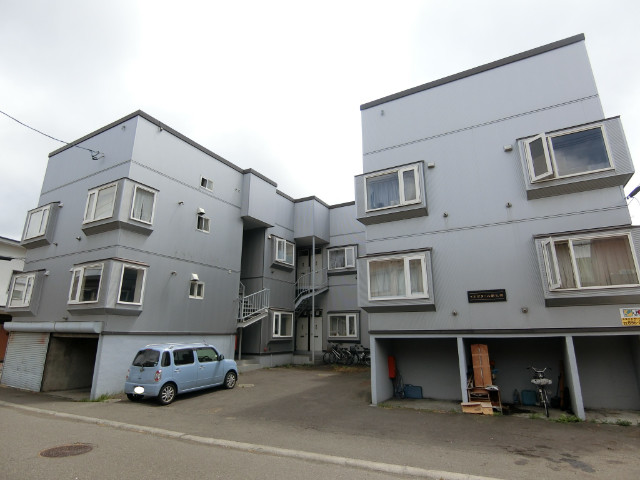 イオボヌール新札幌の建物外観