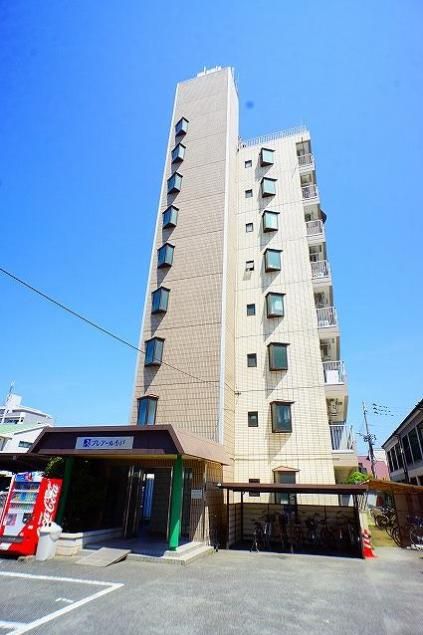 福岡市西区小戸のマンションの建物外観