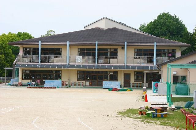 【生駒市東菜畑のマンションの幼稚園・保育園】