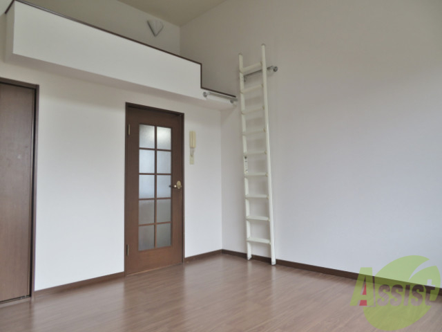 その他部屋・スペース　リビングを別角度から撮影しました。イメージを掴んでください。