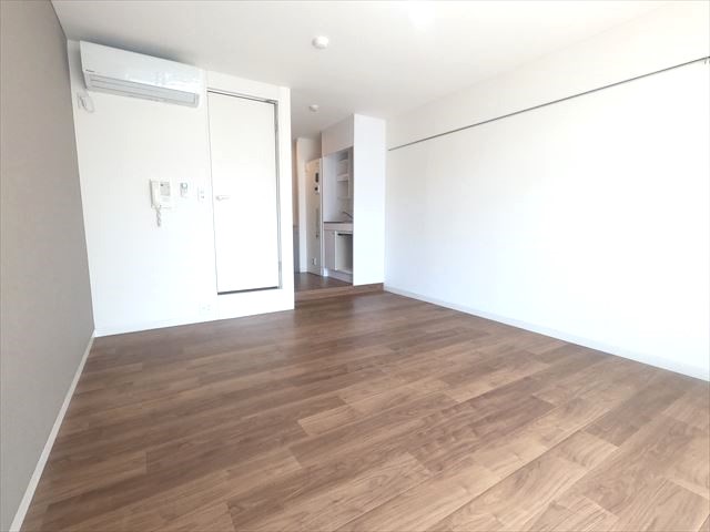 その他部屋・スペース　洋室８帖と開放感ございます