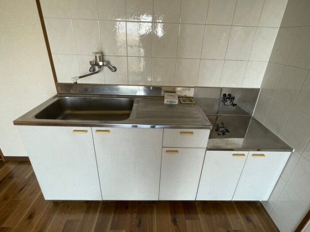 キッチン　※写真は空室の一室の物を使用しております。　実際の仕様と異な