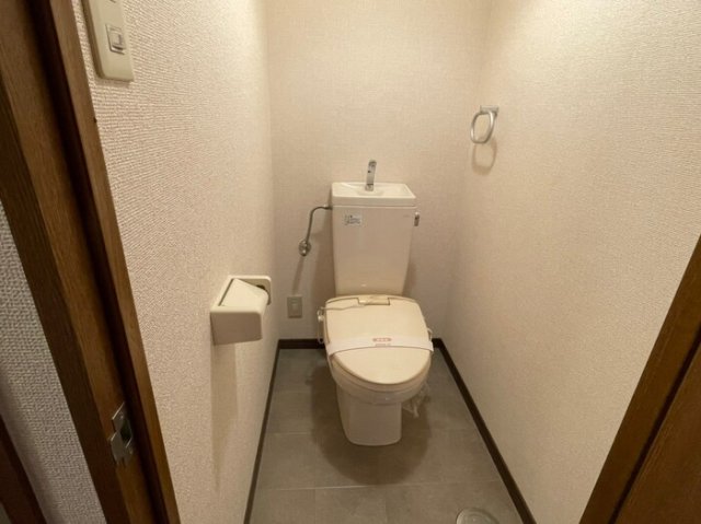 トイレ　※写真は空室の一室の物を使用しております。　実際の仕様と異な