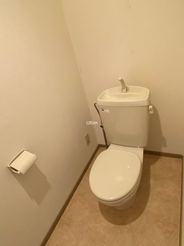 トイレ　※別のお部屋の写真です