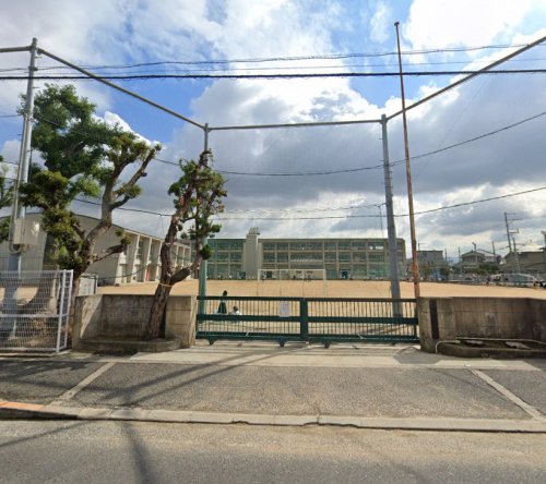 小学校　岸和田市立八木小学校（小学校）まで796m