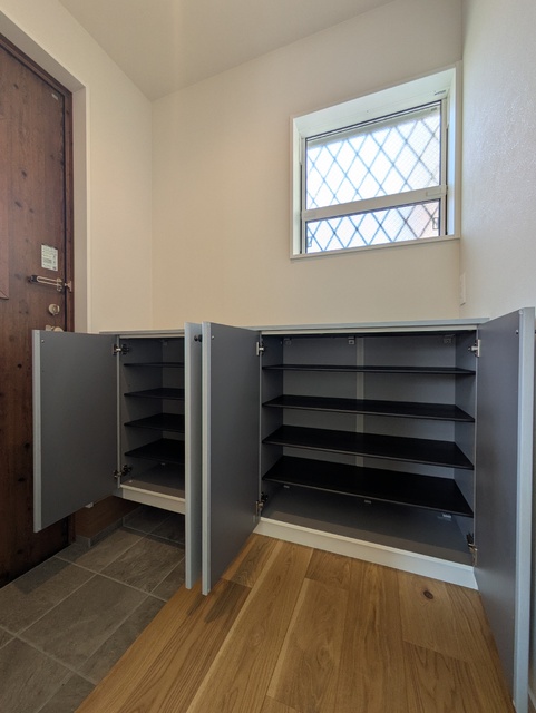 玄関　シューズボックスです♪